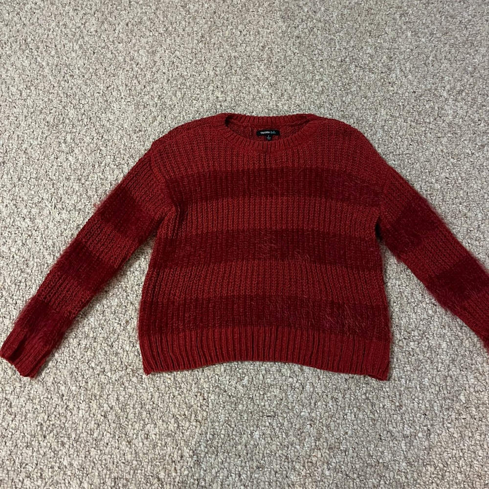 RED SWEATER• size YL•